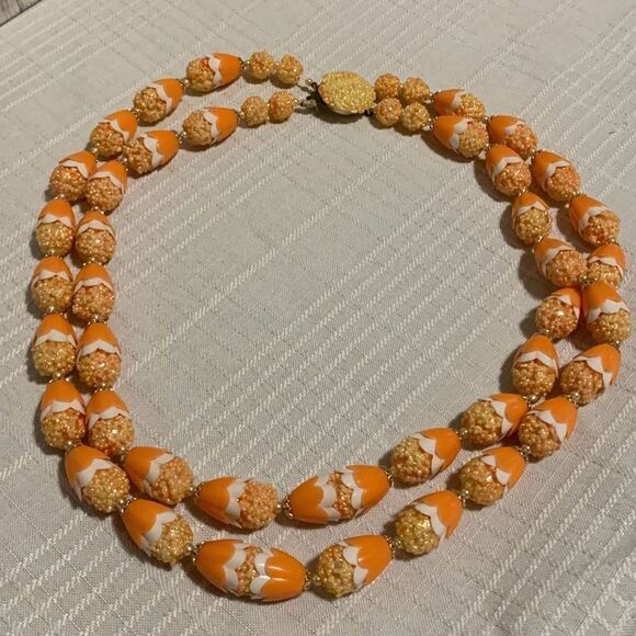 Vintage Coral Plastic Bead Multi Strand Necklace Japan - Picture 10 of 16